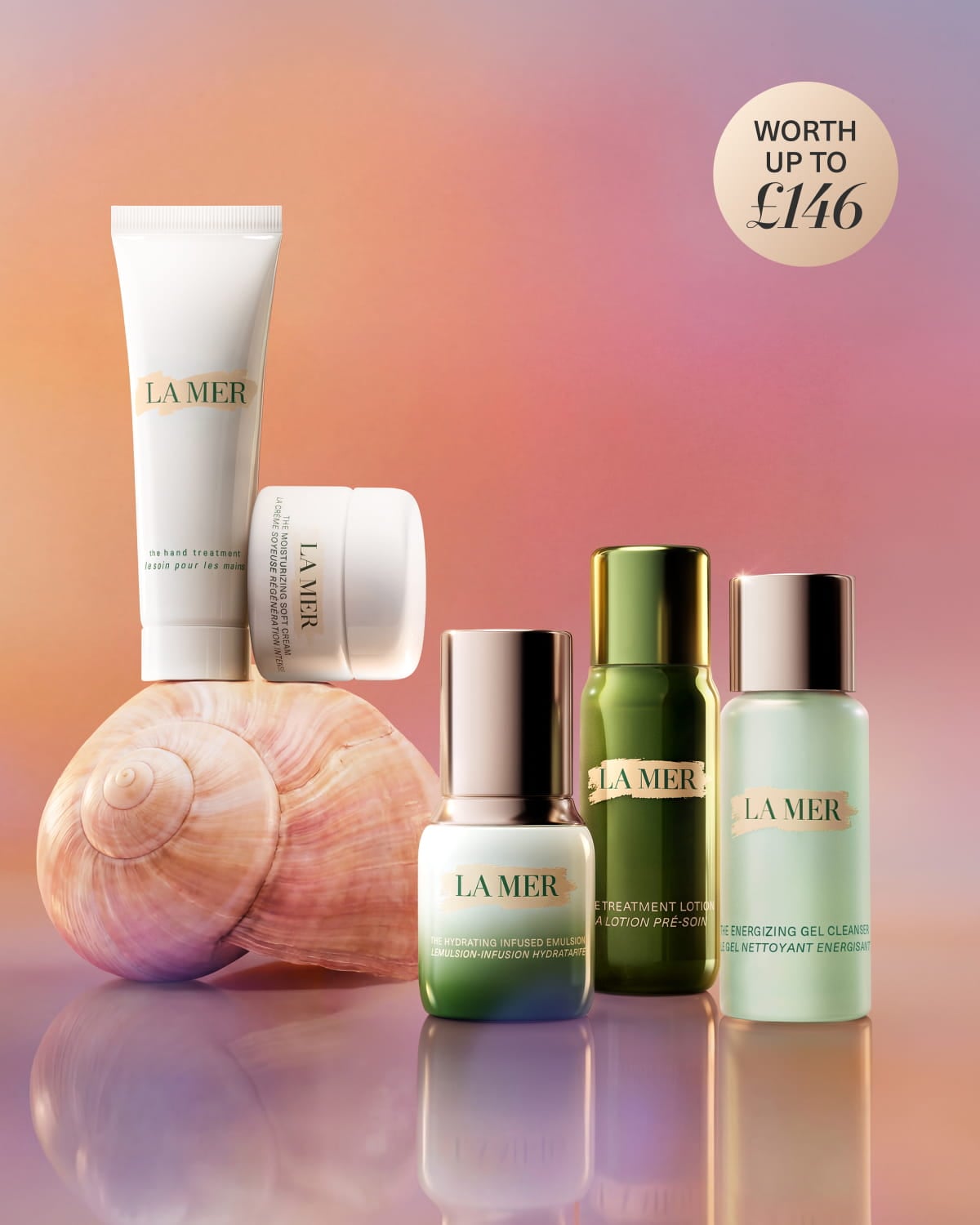 La Mer skincare gift set displayed on white blocks with a teal bag and products worth £242.